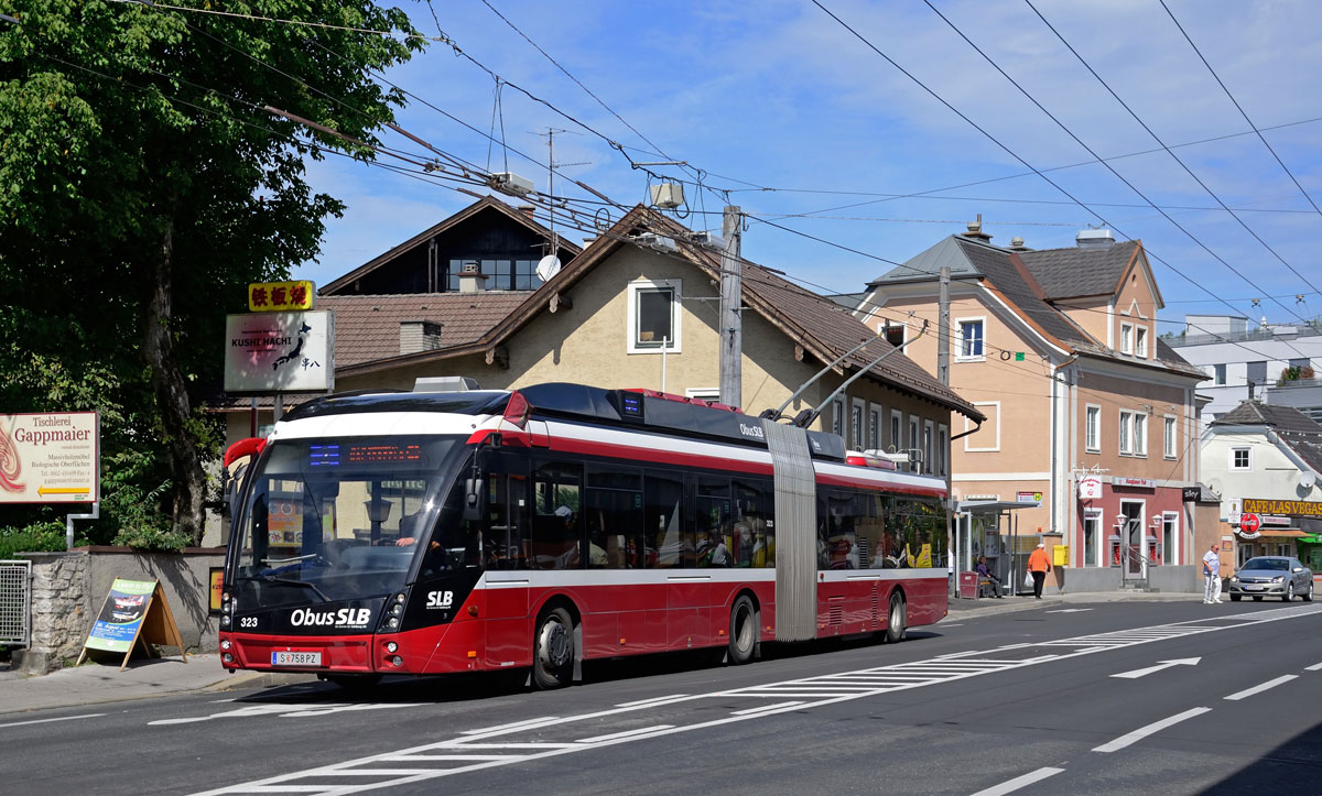  Obus Salzburg Solaris Trollino 18 MetroStyle Wagen 333 als Linie 2 in der Innsbrucker Bundesstraße, 29.08.2014. 