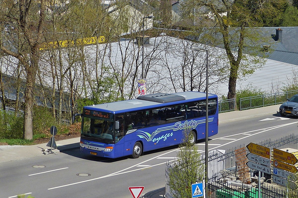. SB 0600 Setra S 415 UL der Firma Schiltz unterwegs in den Straen von Wiltz in Richtung Ettelbrck.  22.04.2015
