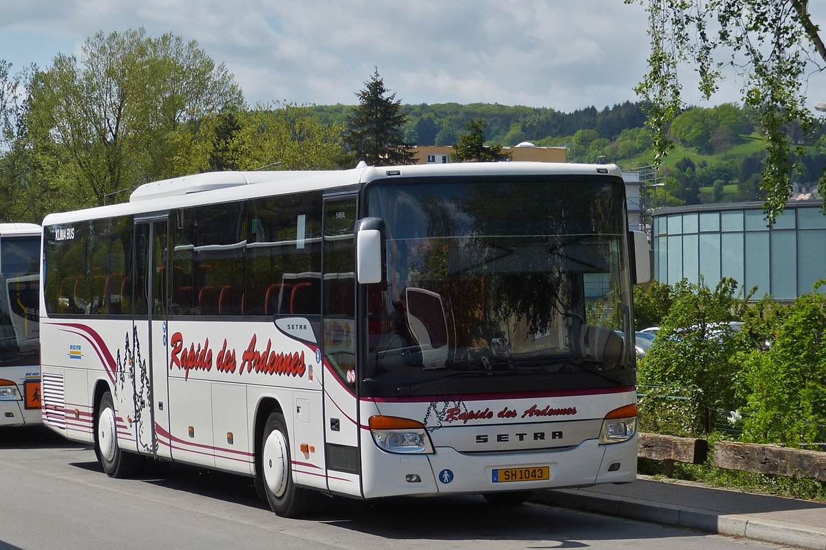 . SH 1043, Setra S 415 UL von Rapide des Ardennes wartet am Bahnhof in Ettelbrck auf seinen nchsten Einsatz.  09.05.2015