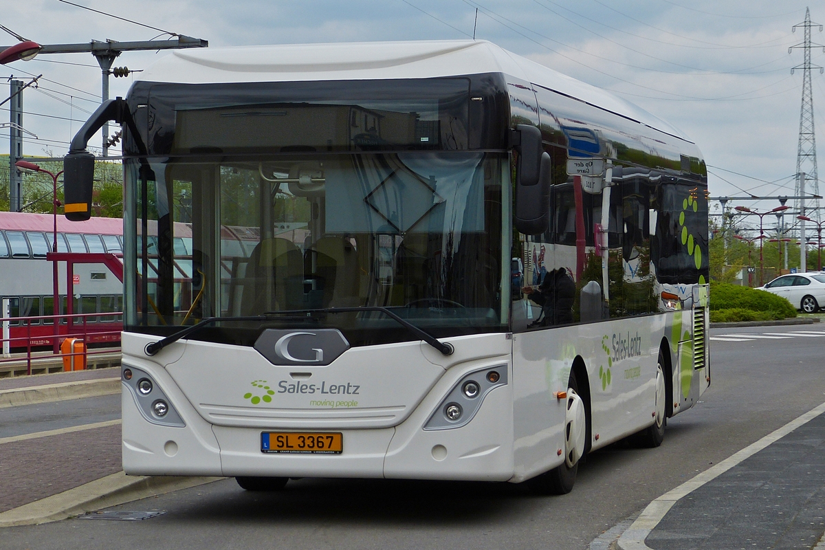 . SL 3367, Gppel Bus Typ go4city10 des Busunternehmens Sales Lentz aufgenommen am Bahnhof in Rodange.   29.04.2015