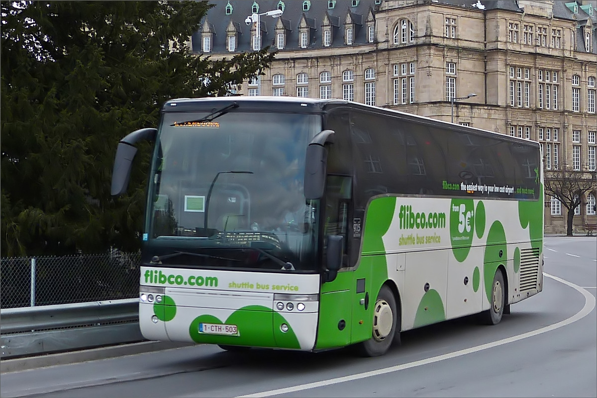 . VanHool T 915, von Flibco.com als Shuttle Bus unterwegs zu verschiedenen Flughfen in der Gro Region um Luxemburg, aufgenommen am  06.02.2015 in Stadt Luxemburg.