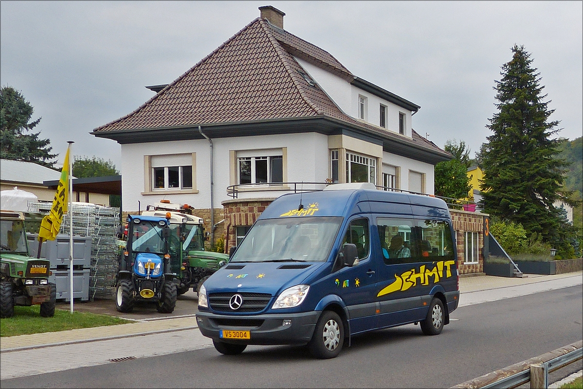 . VS 3004, Merceds Benz Sprinter von Voyages Schmit, gesehen am 18.09.2016 in Machtum. 
