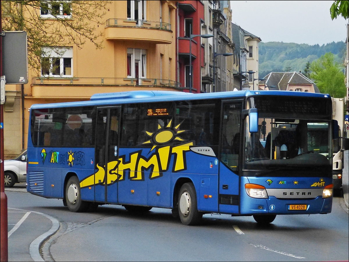. VS 4028  SETRA S 415 UL, des Busbetriebes Schmit, aufgenommen in den Straen von Ettelbrck.  24.04.2014