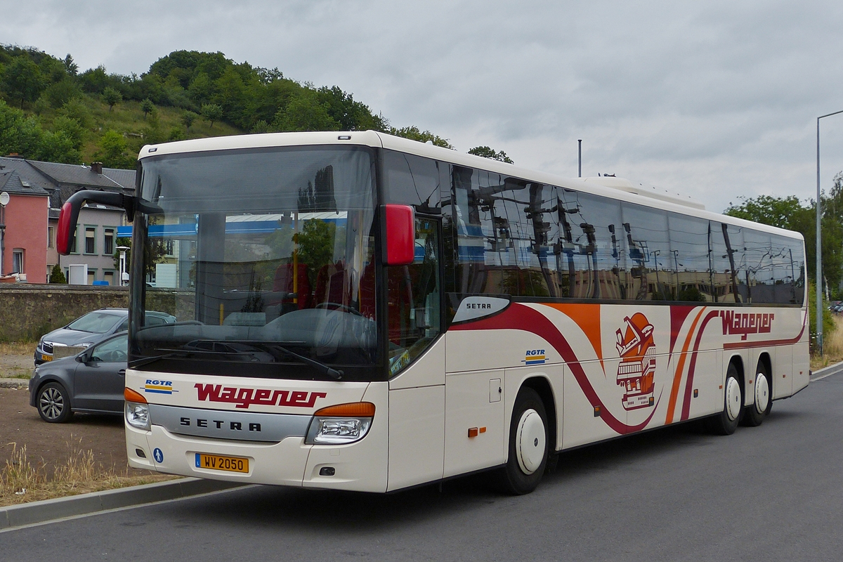 . WV 2050 Setra S 419 UL, von Voyages Wagener, stand nahe dem Busbahnhof in Ettelbrck.  13.07.2014