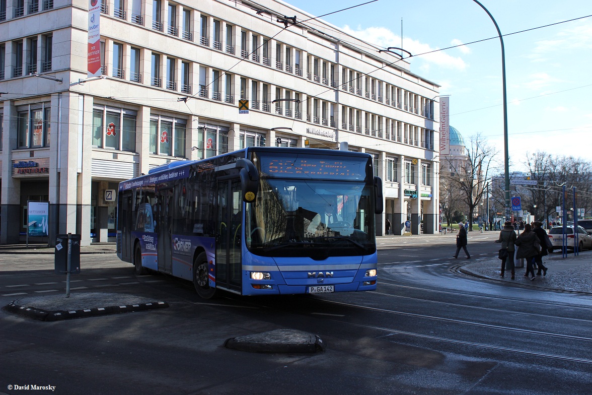 05.02.2014 ein MAN Lion`s City der Firma G. Anger kommt grade vom Platz der Einheit, Potsdam.
