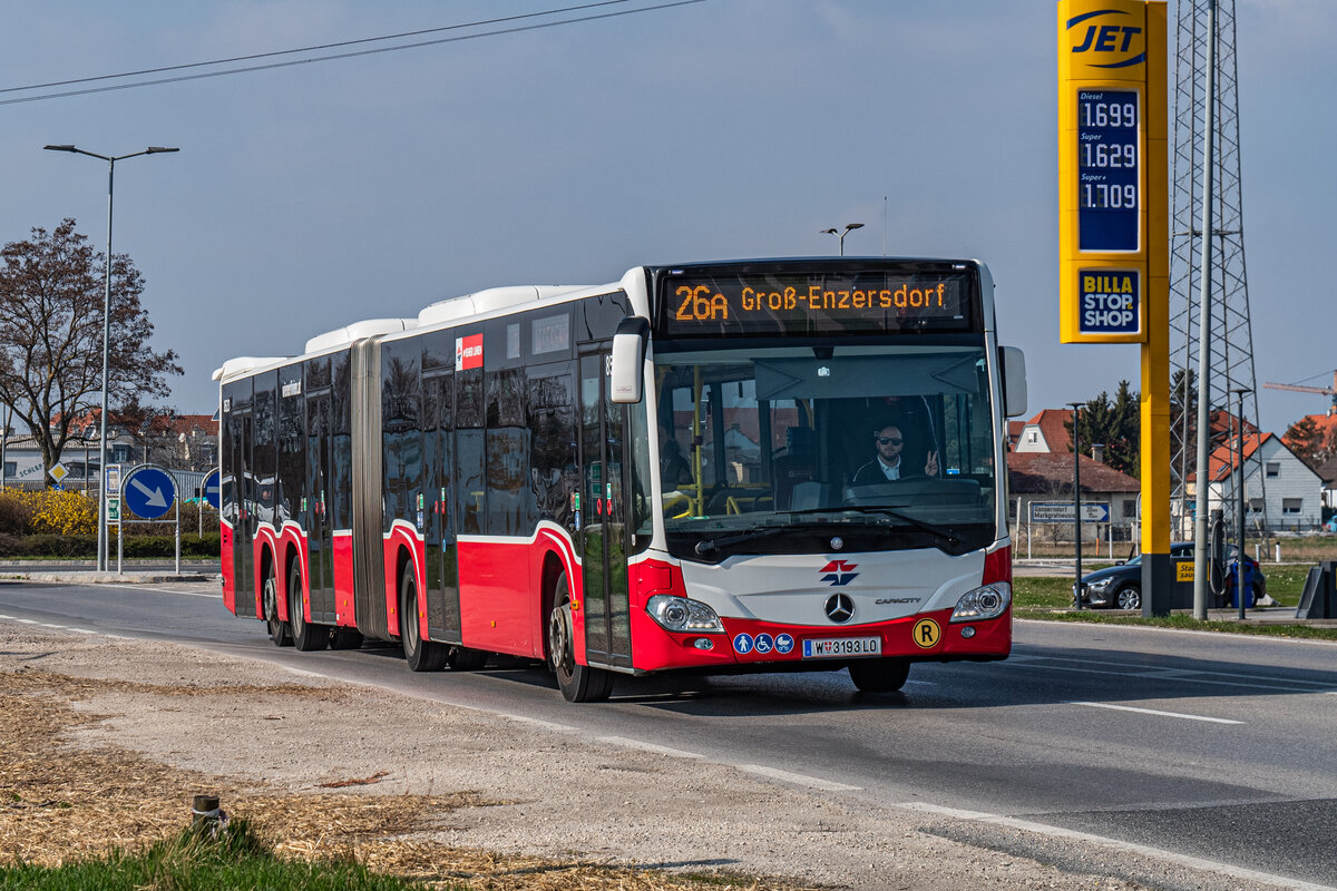 06.03.2021: Wiener Linien 8523 ein Capacity auf der Linie 26A nach Groß Enzersdorf