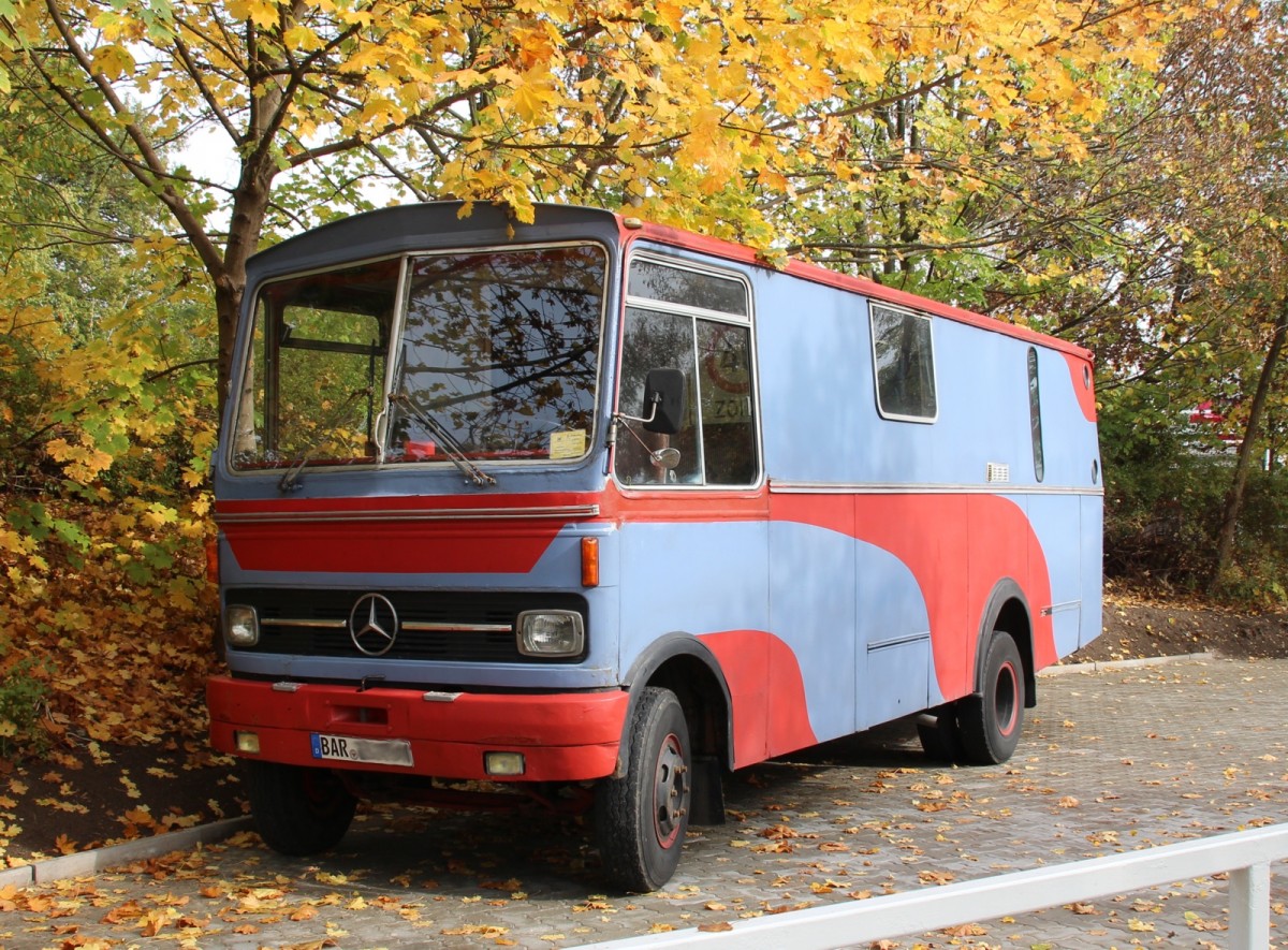 14.10.2014 Bernau bei Berlin. Alter Daimler Bus - bei Kategorie ggf. helfen