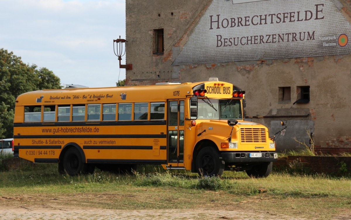 1.9.2013 Hobrechtsfelde / Panketal. US Schulbus des Unternehmens Willi Brust, im Einsatz fr das Gut Hobrechtsfelde 