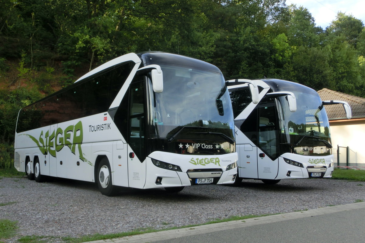 2 Neoplan Tourliner II von Steger Touristik am 16.08.2019 in Pirmasens 