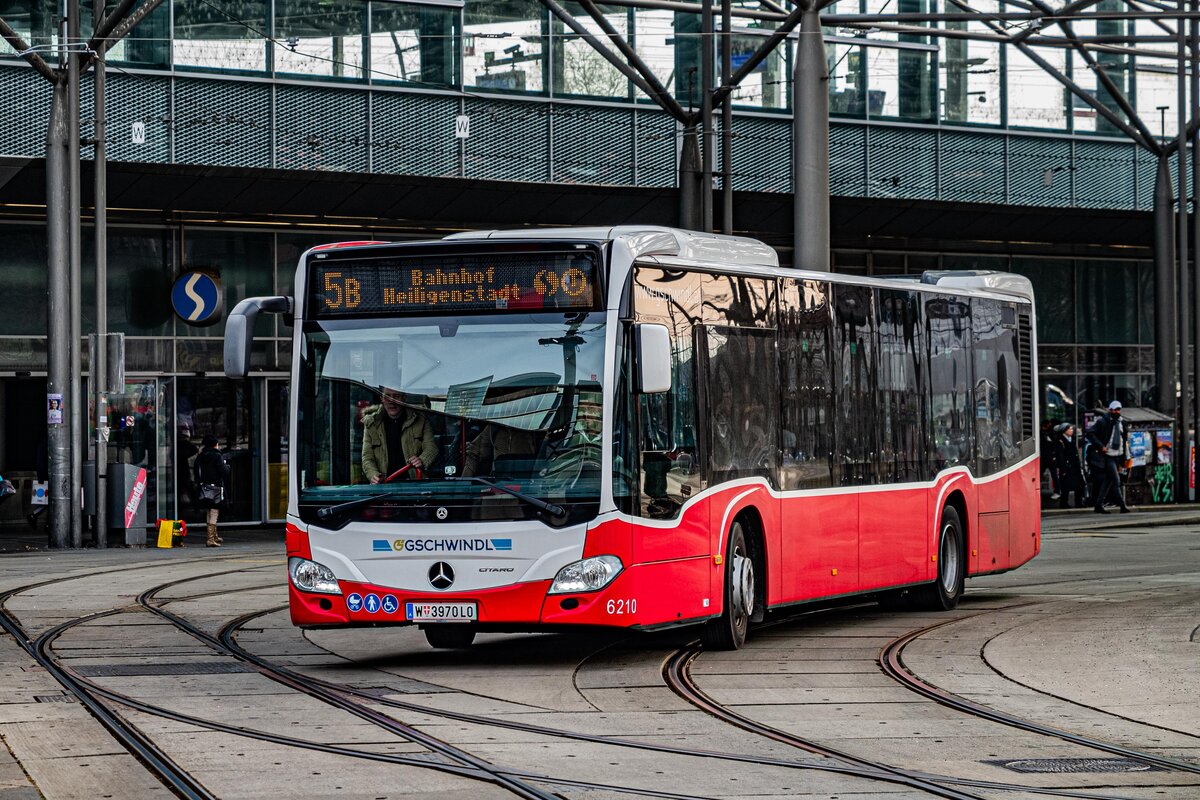 22.1.2024: Gschwindl Wagen 6210 fährt als Linie 5b vom Praterstern nach Heiligenstadt
