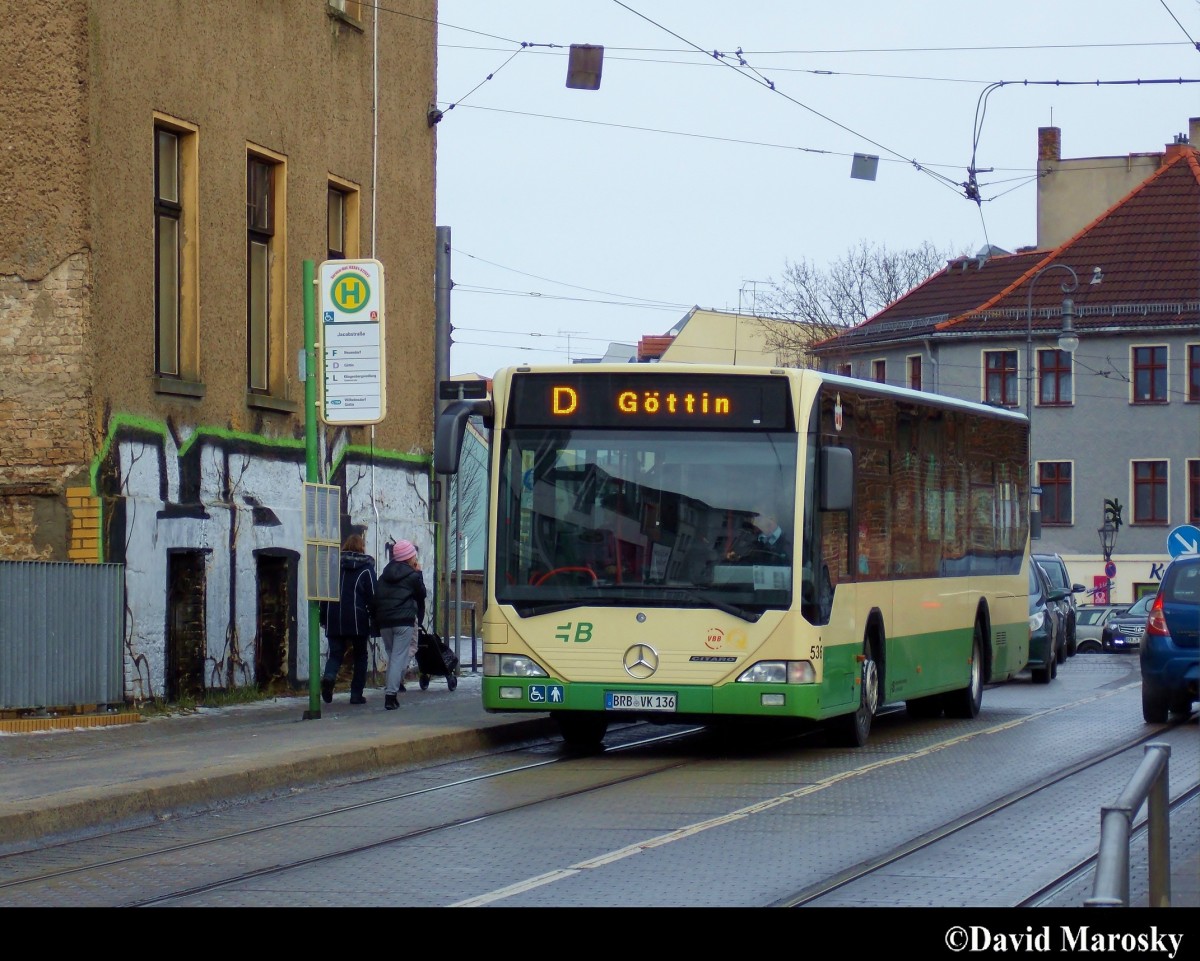 24.12.2013 (Citaro I) Wagen 536 der VBBr noch ohne WoBra-Vollwerbung an der Haltestelle Jacobsstraße.