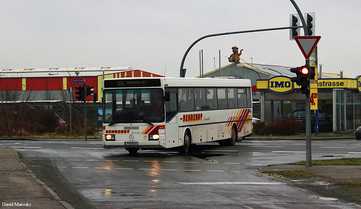 30. Januar 2015 - Wust, an der Bundesstraße 1 - einer der letzten 2 verbliebenen O407 bei Behrendt auf dem Weg nach Brandenburg.