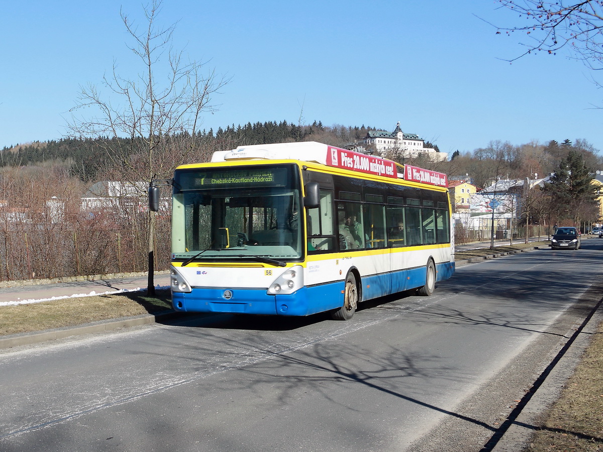 Škoda-Irisbus 24Tr Trolleybus / Oberleitungsbus 56 auf der Linie 7 mit Diesel-Hilfsantrieb und abgeklappten Verbindungsteilen zur Oberleitung am 25. Februar 2018 in Marienbad (Mariánské Lázně) Tschechien in Richtung Bahnhof. 