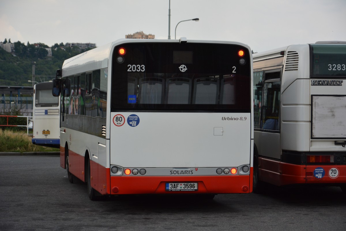 3AF-3596 steht am Nádraží Holešovice. Aufgenommen am 16.07.2014.