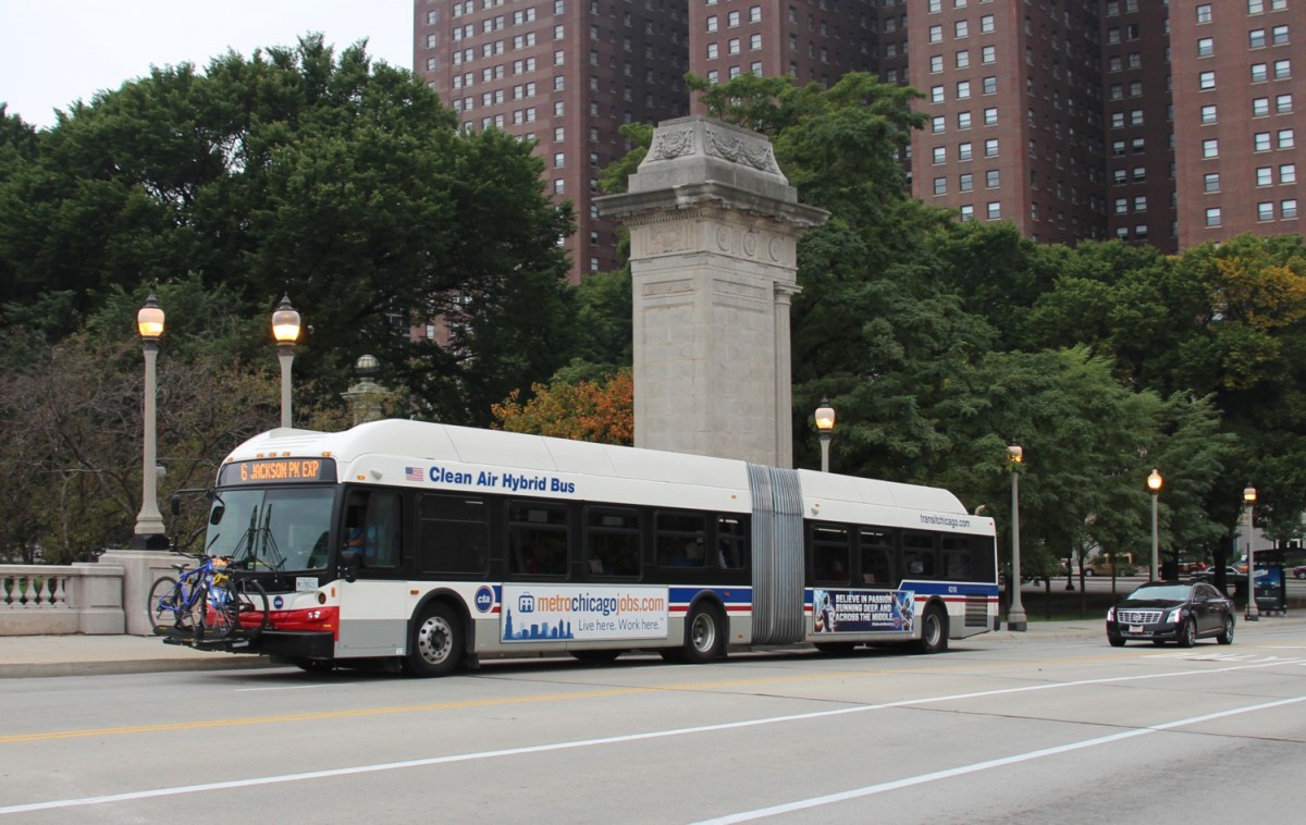 4.10.2013 Hybrid-Stadtbus in Chicago