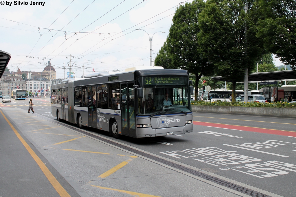 AAGR Nr. 30 (Scania/Hess L94UA) am 11.7.2013 beim Bhf. Luzern