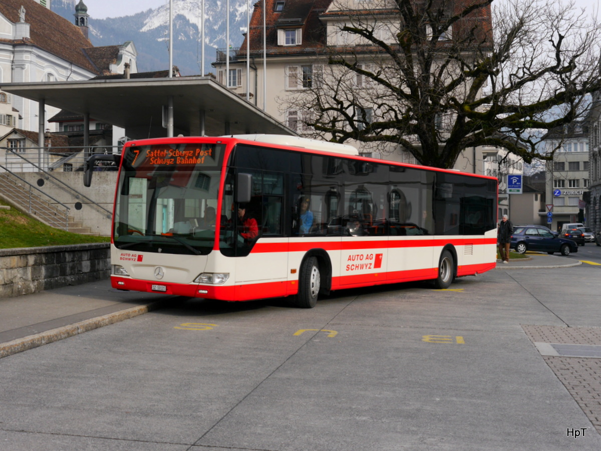AAGS - Mercedes Citaro Nr.21  SZ 10121 unterwegs auf der Linie 7 bei den Haltestellen Schwyz Post am 27.02.2016