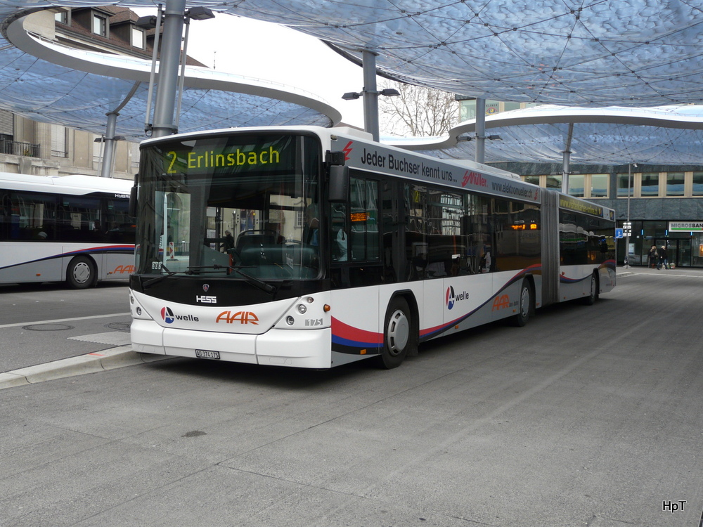 AAR - Scania-Hess Nr.175 AG 374175 unterwegs auf der Linie 2 vor dem Bahnhof in Aarau am 28.12.2013