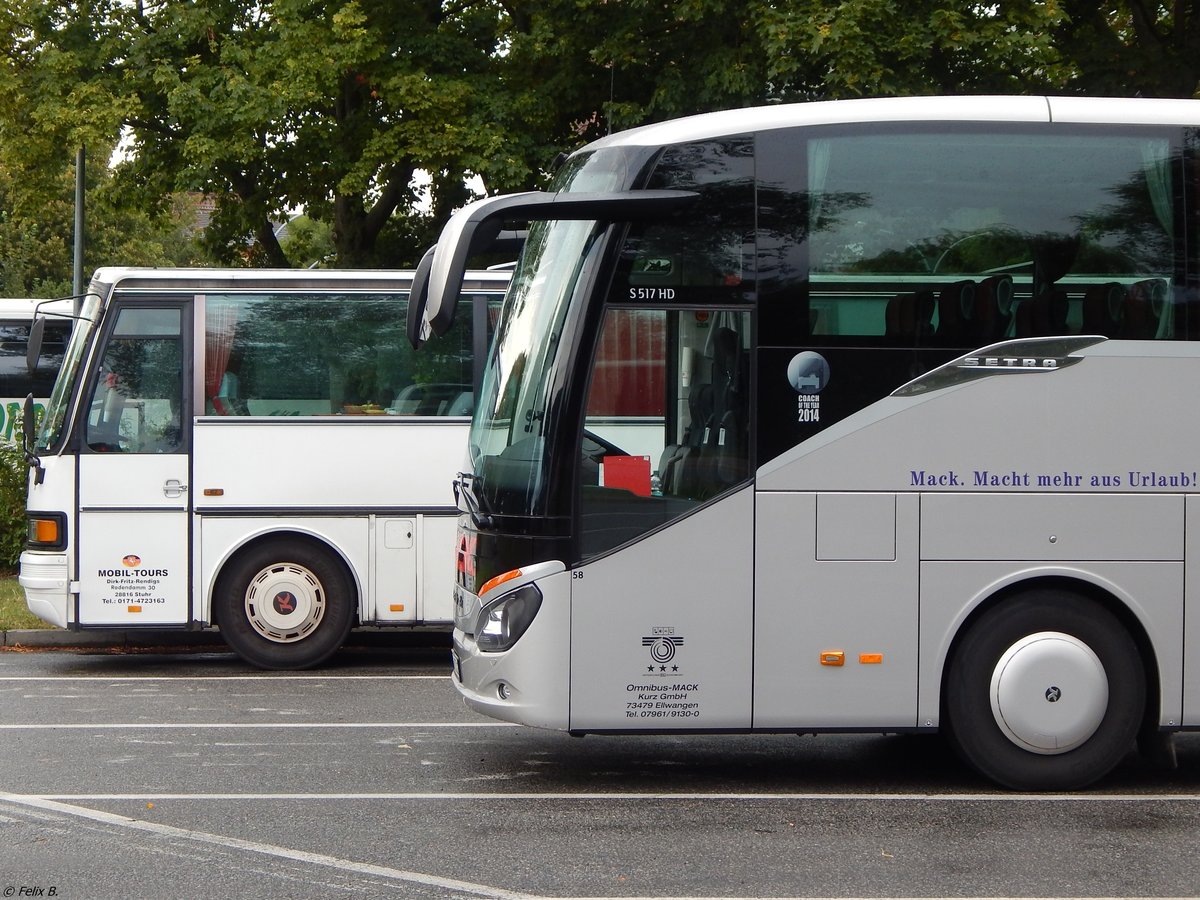 Alt trifft Neu. Ein paar Jahrzehnte liegen zwischen dem Setra 210 H von Mobil-Tours und dem Setra 517 HD von Mack aus Deutschland. Stralsund, 25.08.2015