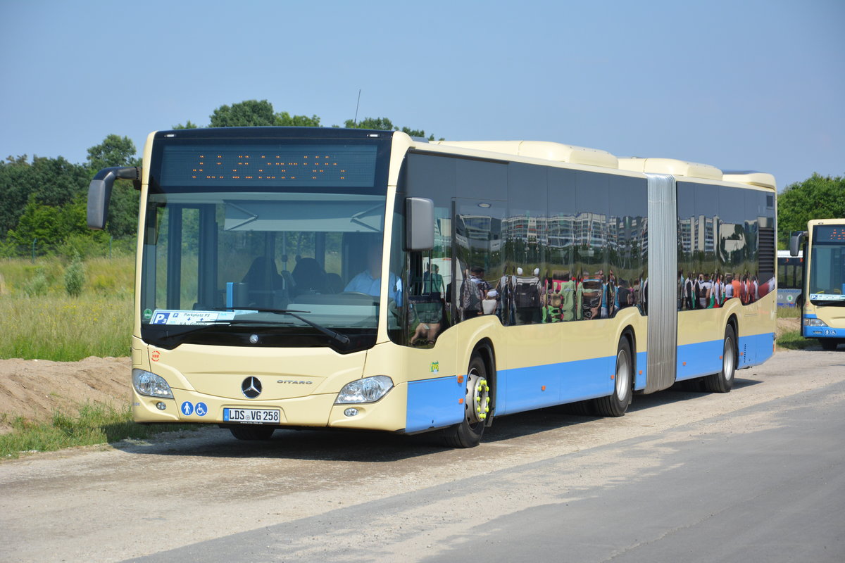 Am 04.06.2016 fährt LDS-VG 258 für die ILA 2016 Shuttle zwischen Parkplatz und ILA-Gelände. Aufgenommen wurde ein Mercedes Benz Citaro G II der RVS.
