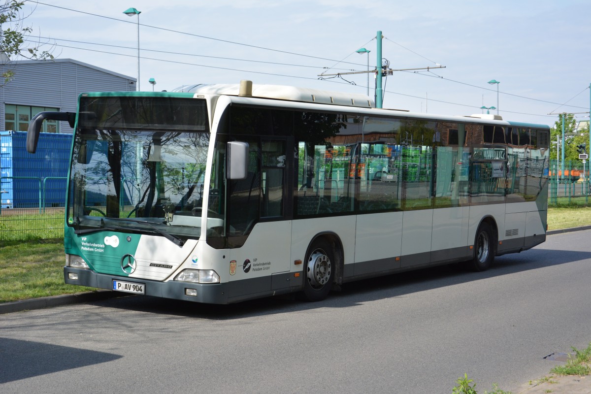 Am 09.05.2015 ist P-AV 904 Streik bedingt an der Orenstein-&-Koppel-Straße in Potsdam abgestellt. Aufgenommen wurde ein Mercedes Benz Citaro.

