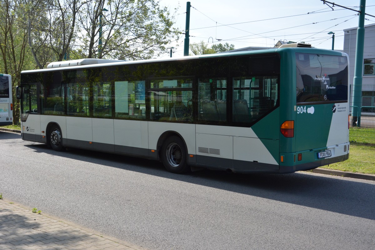 Am 09.05.2015 ist P-AV 904 Streik bedingt an der Orenstein-&-Koppel-Straße in Potsdam abgestellt. Aufgenommen wurde ein Mercedes Benz Citaro.
