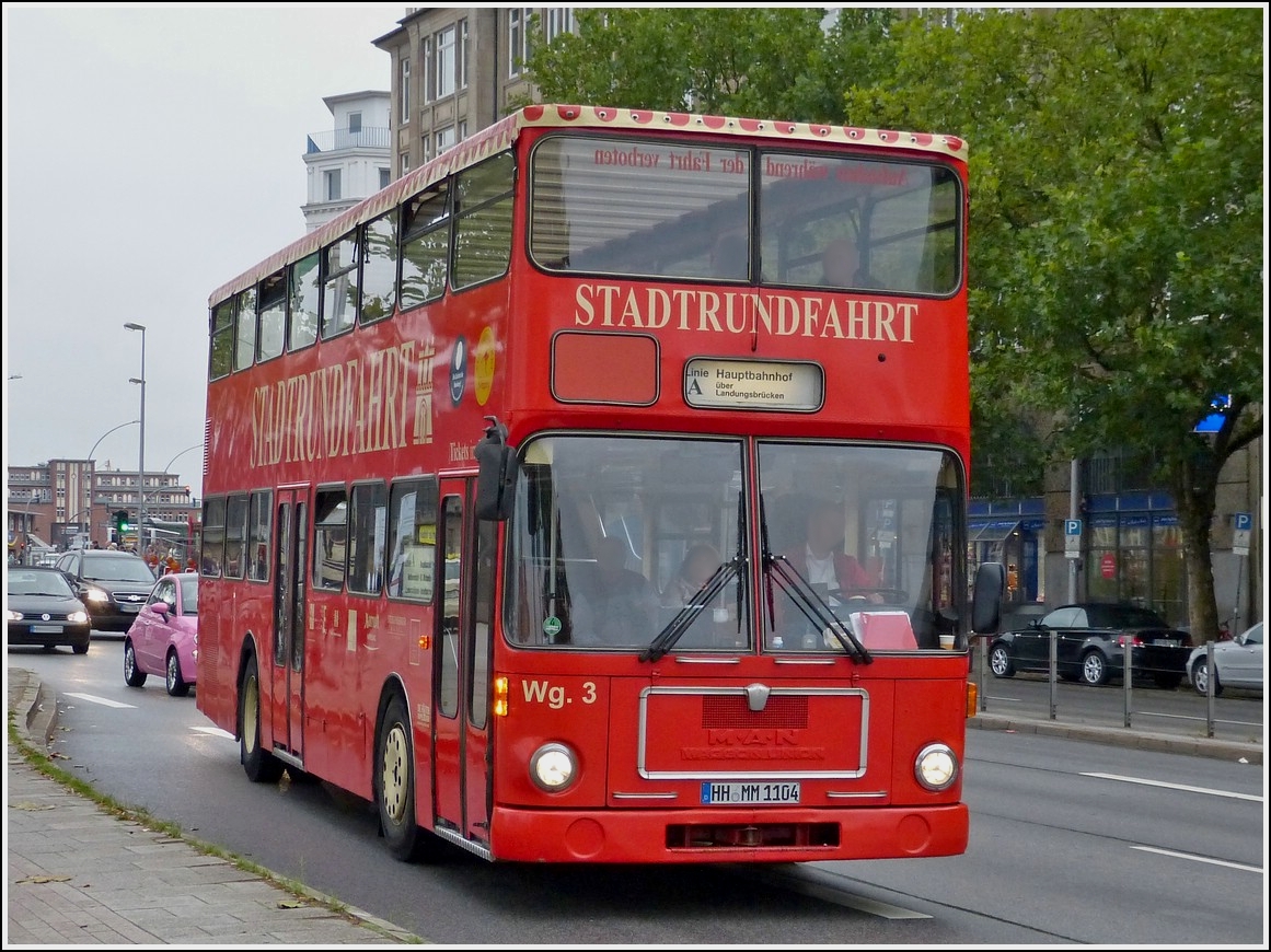 Am 14.09.2013 wurde dieser MAN Doppelstockbus nahe dem Hbf von Hamburg fotografiert.