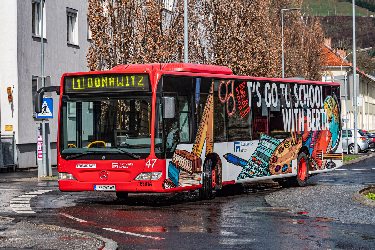 Am 16.3.2024 veranstalteten die Stadtwerke Leoben eine Fotofarht mit ihrem Citaro Facelift. Hier biegt der Bus gerade vom Hauptplatz kommend in die Parkstraße ein.
