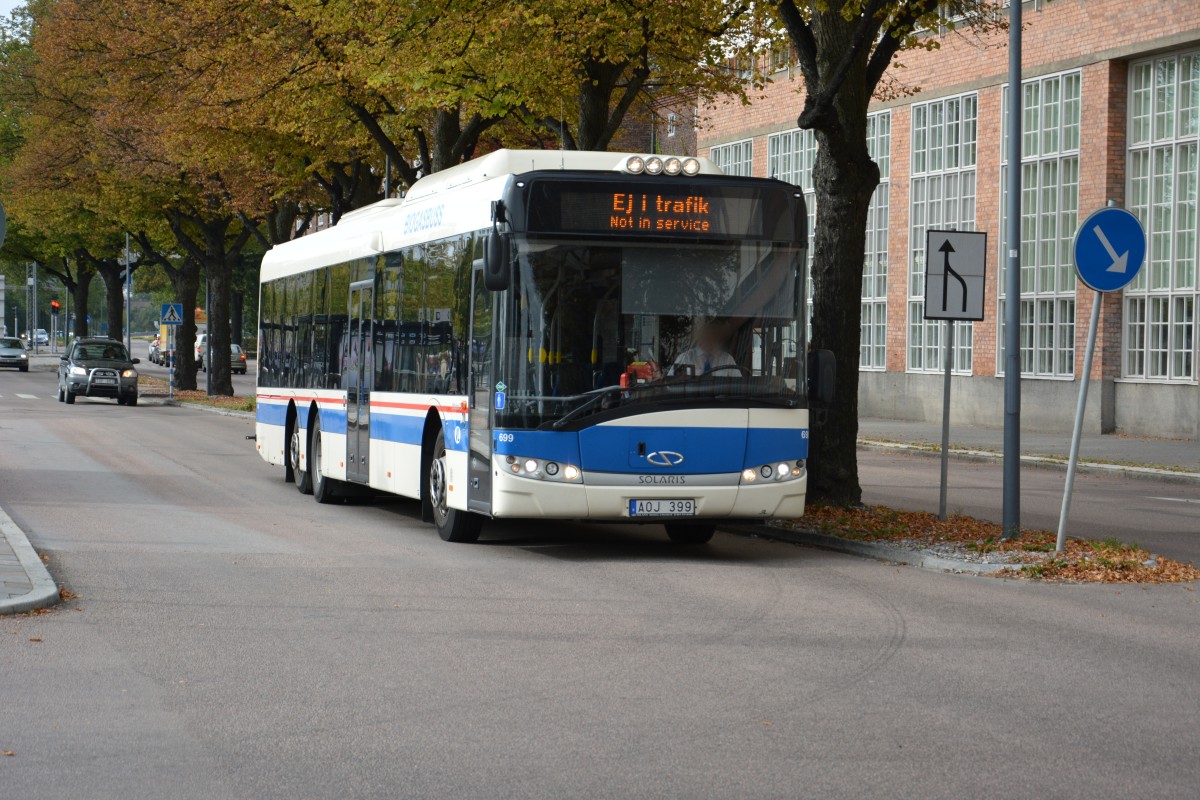 Am 17.09.2014 wurde dieser Solaris Urbino 15 CNG mit dem Kennzeichen AOJ 399 in Västerås aufgenommen.