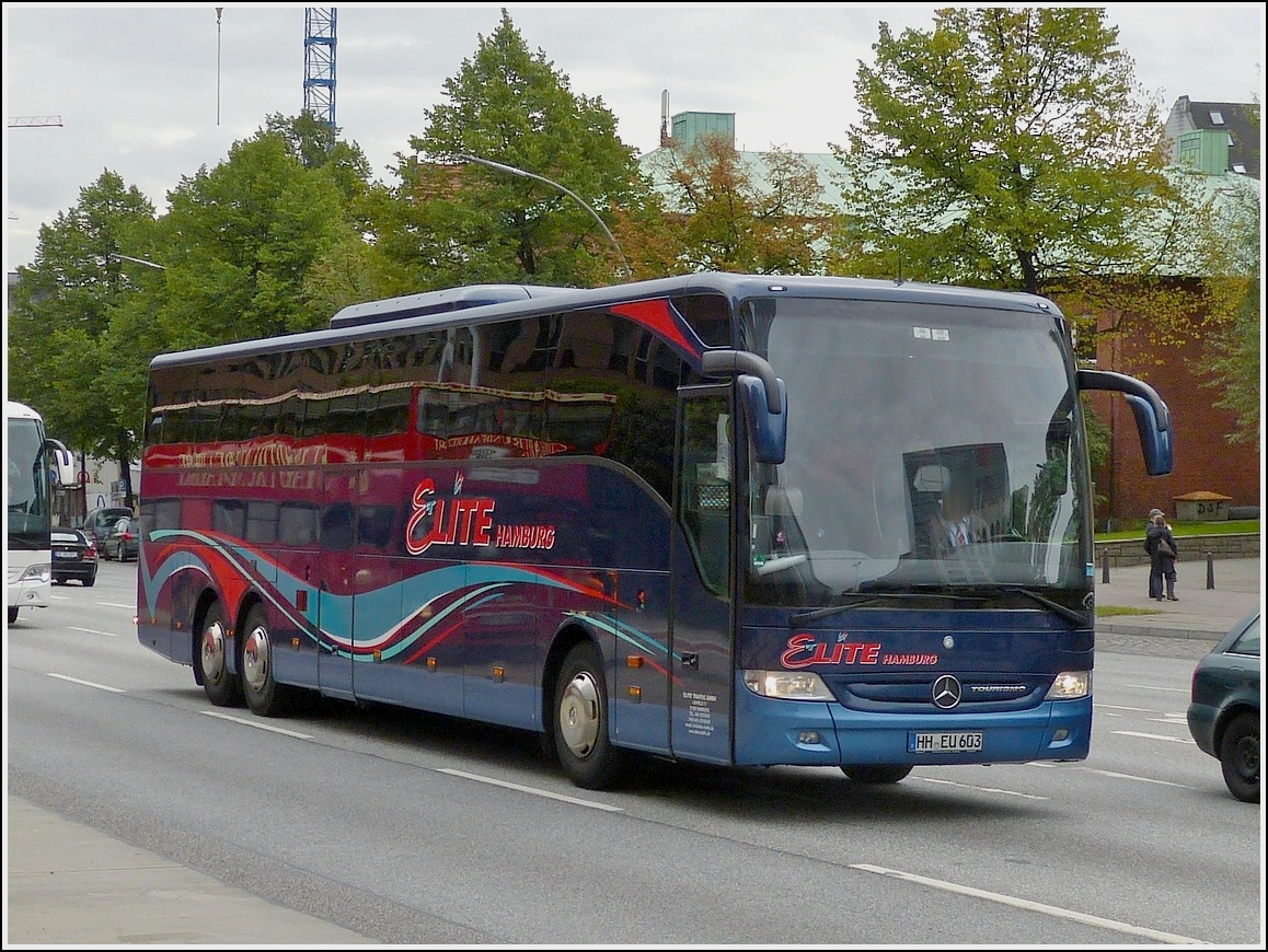 Am 21.09.2013 war dieser Mercedes Benz Tourismo in den Straen von Hamburg unterwegs.