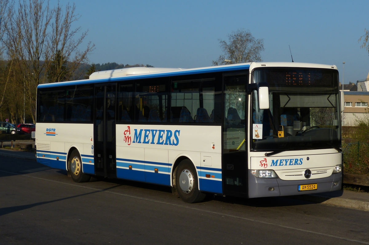 AM 5524, Mecedes Benz Integro von Autocars Meyers, aufgenommen am Bahnhof in Ettelbrück. 25.04.2013

