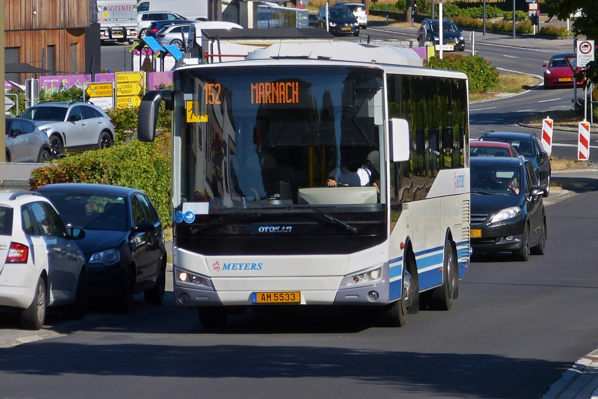 AM 5533, Otokar Vectico, von Autocars Meyers, auf der Linie 152 Hosingen – Marnach unterwegs. Marnach 08.2022