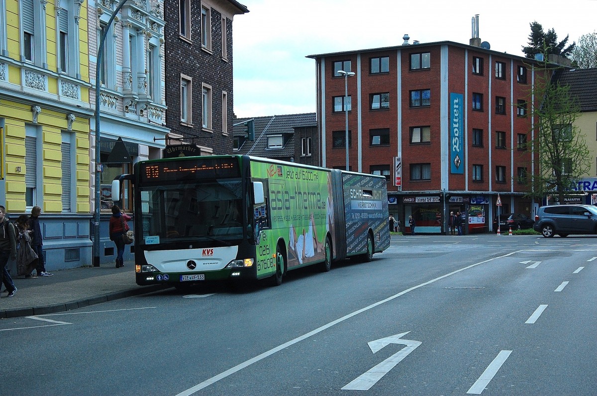 An der Aachener Straße steht ein Citaro-Gelenkbus als 013 zum Hauptbahnhof Mönchengladbach. 9.4.2014