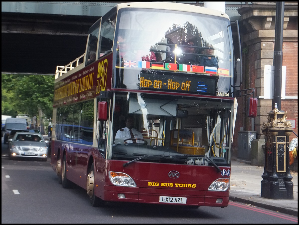 Ankai von Big Bus Tours in London am 26.09.2013