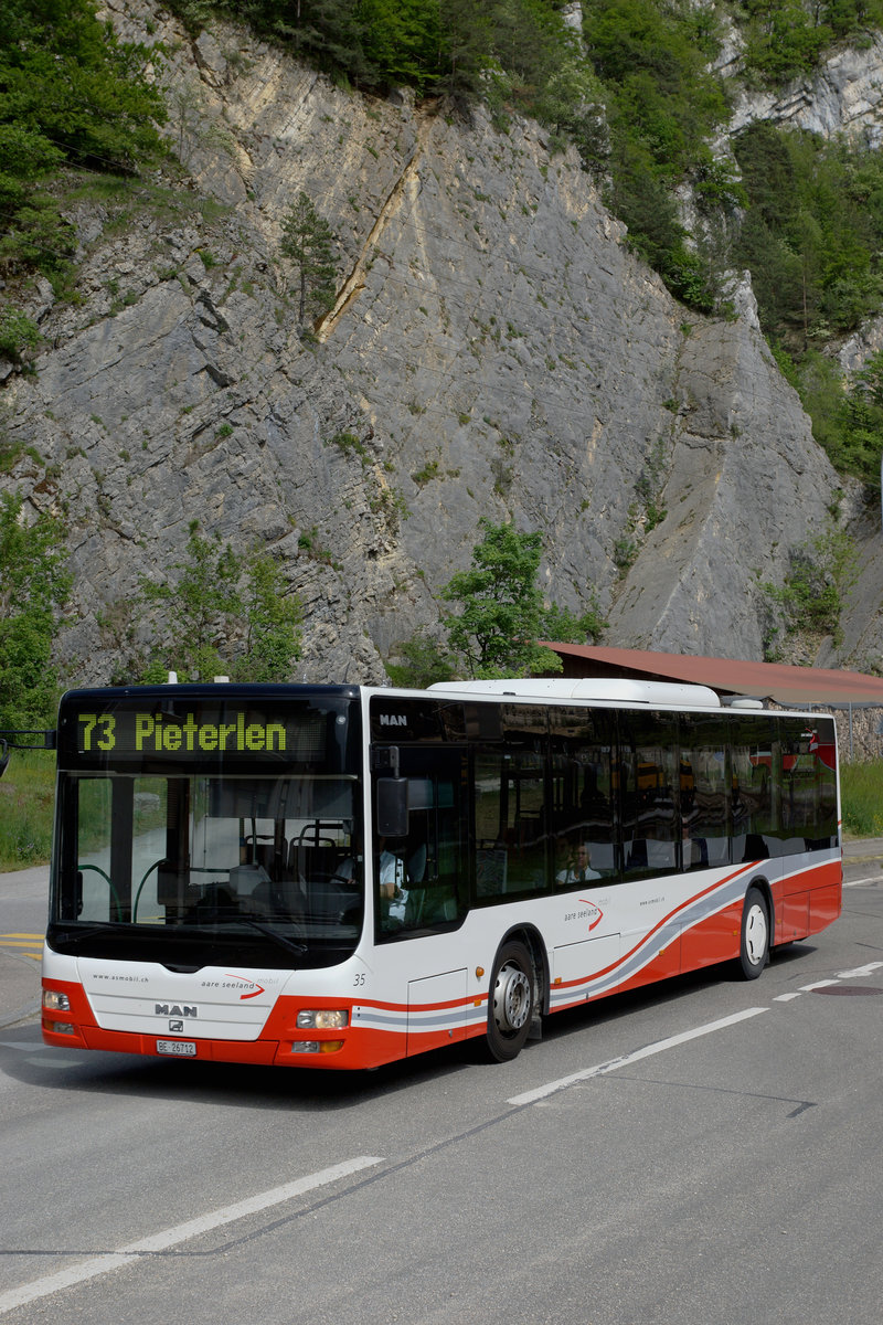 ASm: ASm Bus der Linie 73 nach Pieterlen unterwegs bei Reuchenette-Péry am 26. Mai 2016.
Foto: Walter Ruetsch