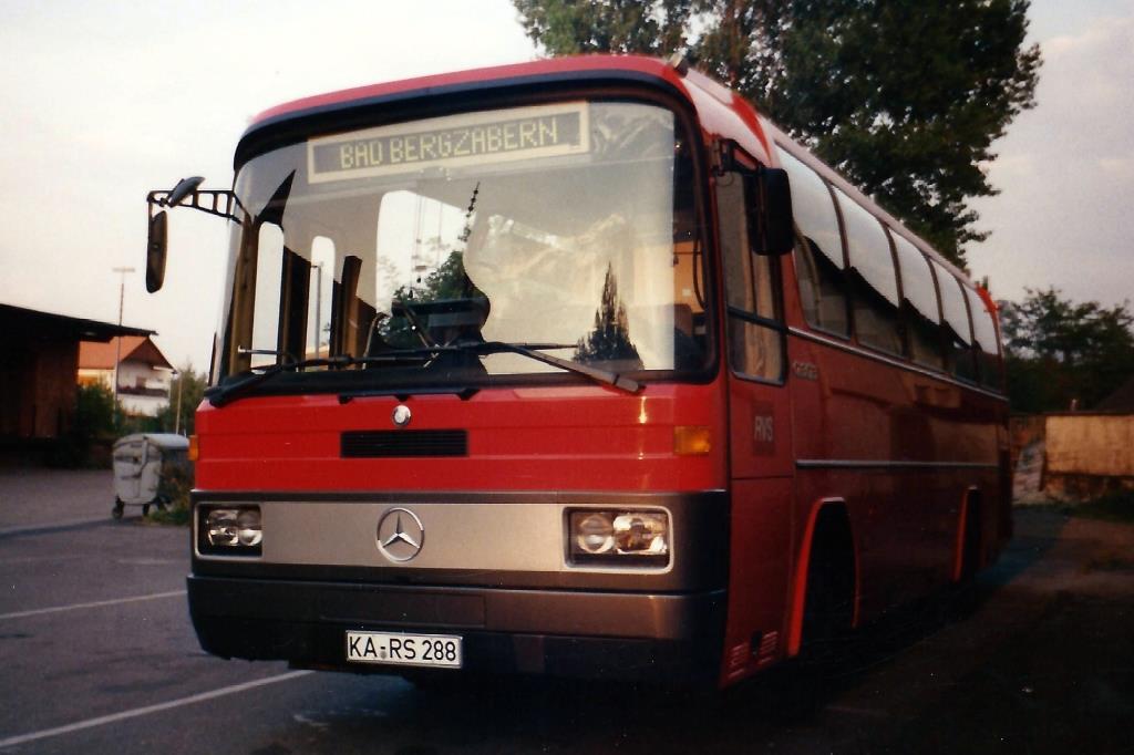 Aus dem Archiv: Mercedes O 303 10 KHP-L  RVS , Bad Bergzabern ca. 1990