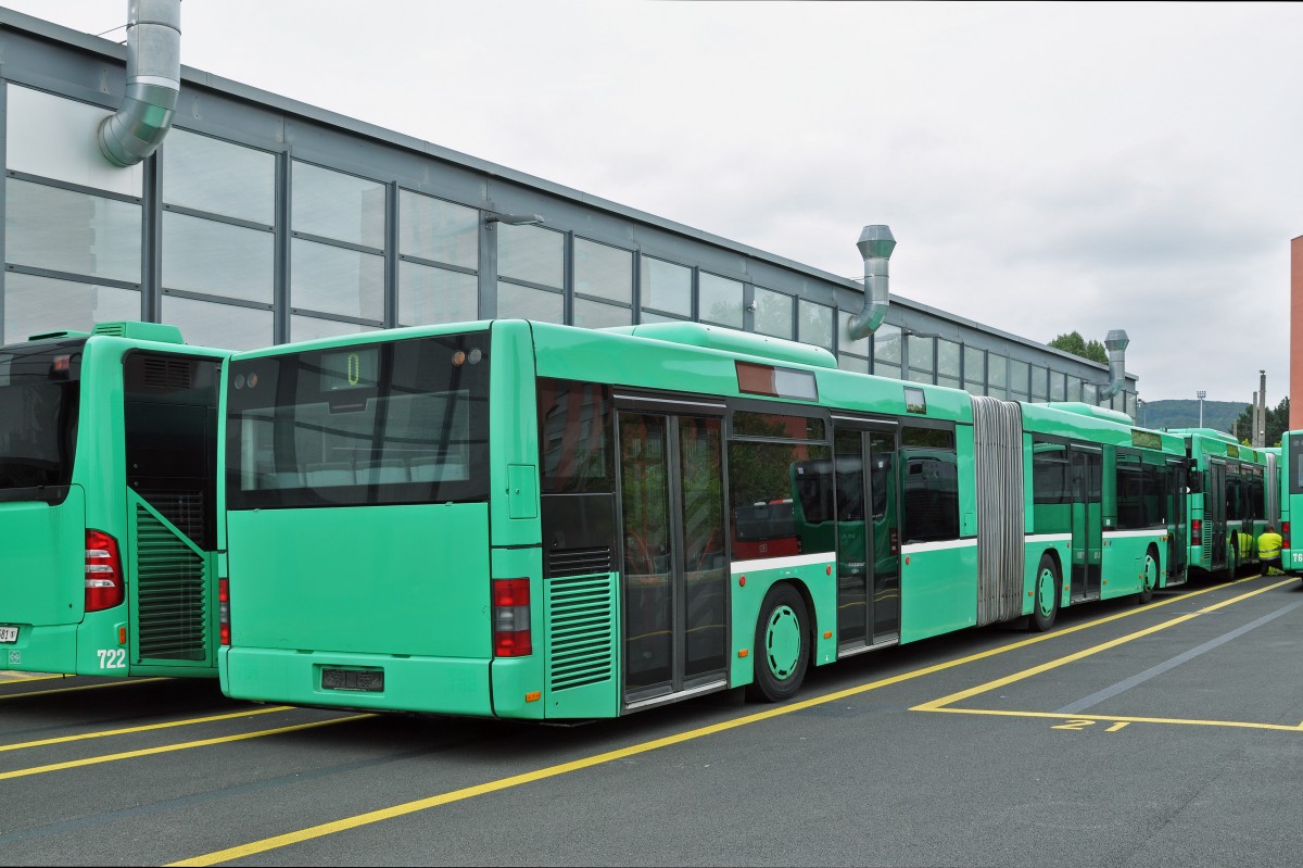 Ausgemusterter MAN Bus (ex 769 der BVB) wartet auf dem Hof der Garage Rankstrasse auf den Abtransport. Die Aufnahme stammt vom 09.08.2015.