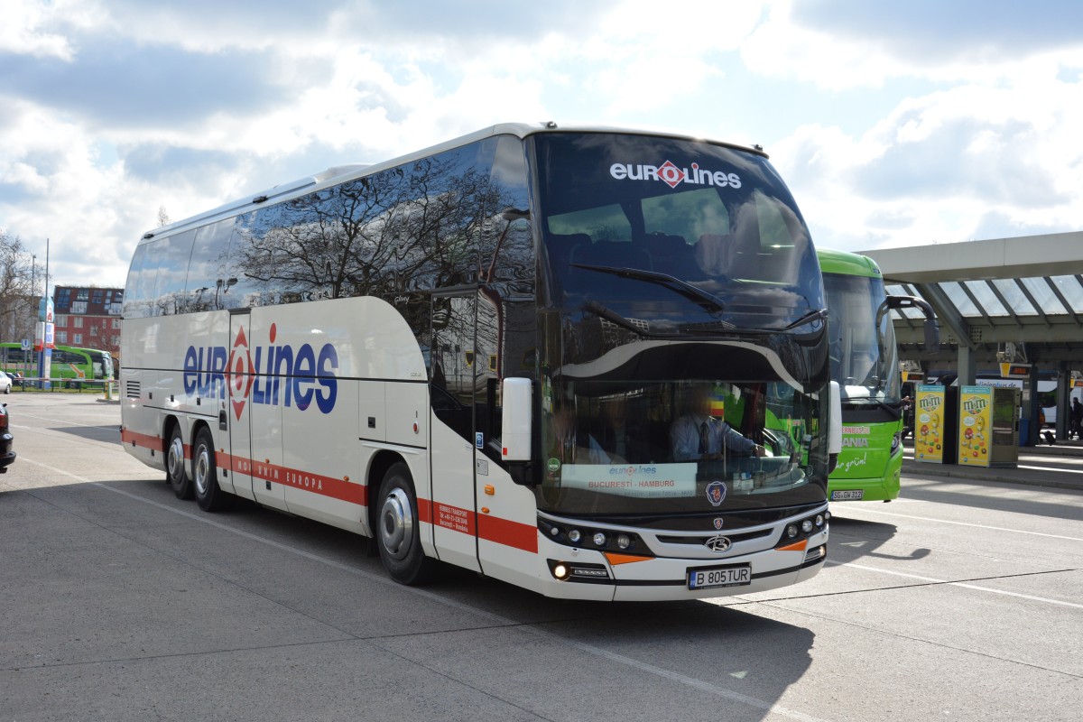B 805 TUR (Beulas Glory) ist am 06.04.2015 unterwegs zwischen Hamburg und Bukarest. Aufgenommen am ZOB in Berlin.

