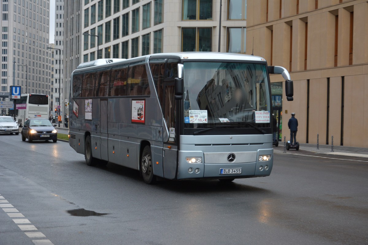 B-B 3455 fährt am 14.03.2015 durch Berlin. Aufgenommen wurde ein Mercedes Benz Tourismo / Berlin Stresemannstraße.
