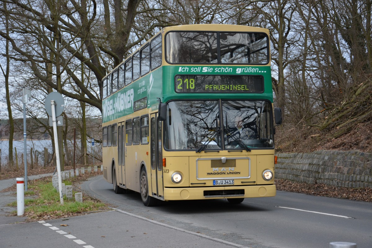 B-U 3413 auf der Ausflugslinie 218 am Wannsee unterwegs. Aufgenommen am 15.02.2014.