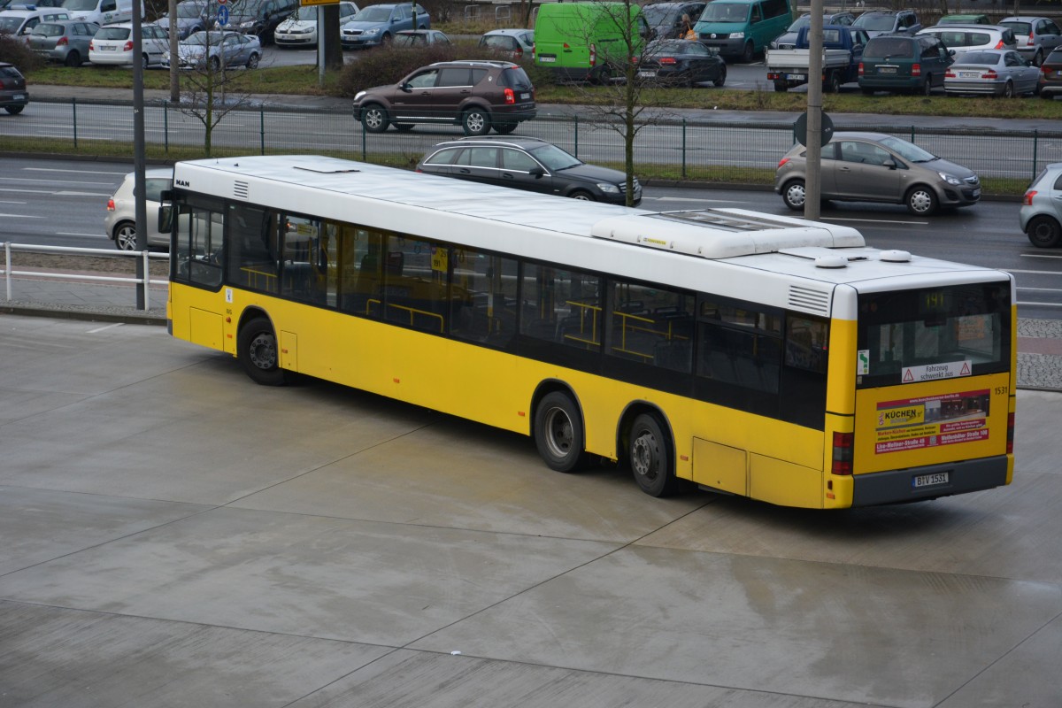 B-V 1531 ist am 17.01.2015 unterwegs auf der Linie 291/191. Aufgenommen am S-Bahnhof Berlin Marzahn.
