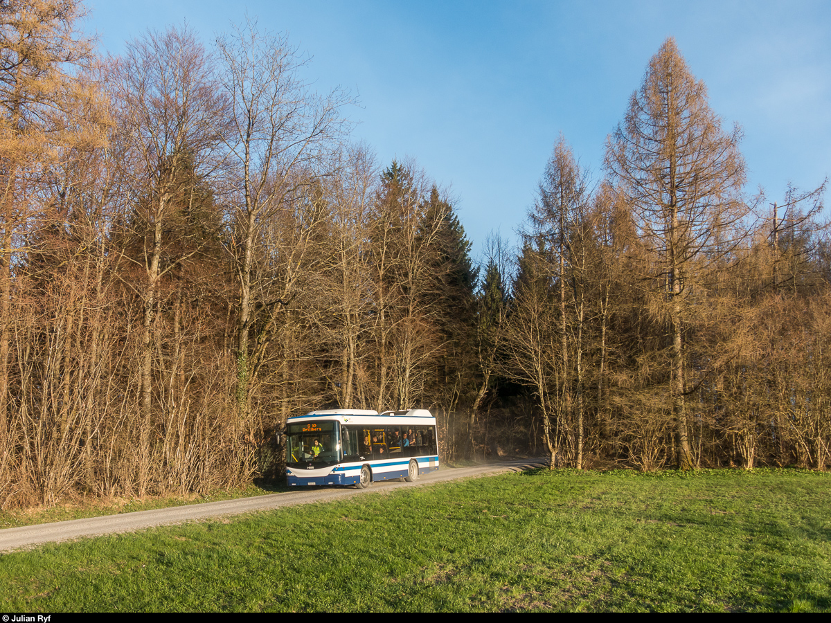 Bahnersatz Ringlikon - Uetliberg wegen Bauarbeiten vom 3. April bis am 10. Mai 2018. Zum Einsatz kommt ein Hess Bergbus der AHW Busbetriebe. Aufnahme vom 12. April 2018.
