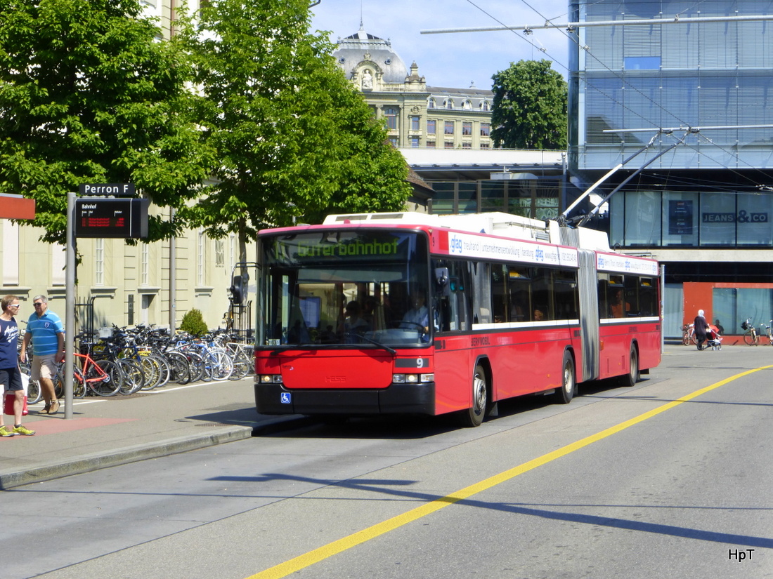 Bern Mobil - Trolleybus Nr.9 unterwegs auf der Linie 11 in der Stadt Bern am 06.06.2015
