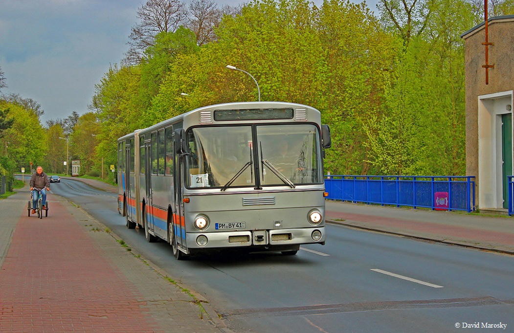 Brandenburg, Krakauer Schleuse ein Mercedes-Benz O305G des Domstiftgutes Mötzow auf den Weg nach Lehnin. (ex Schniering, Diepenau - ex Bahnbus) 
