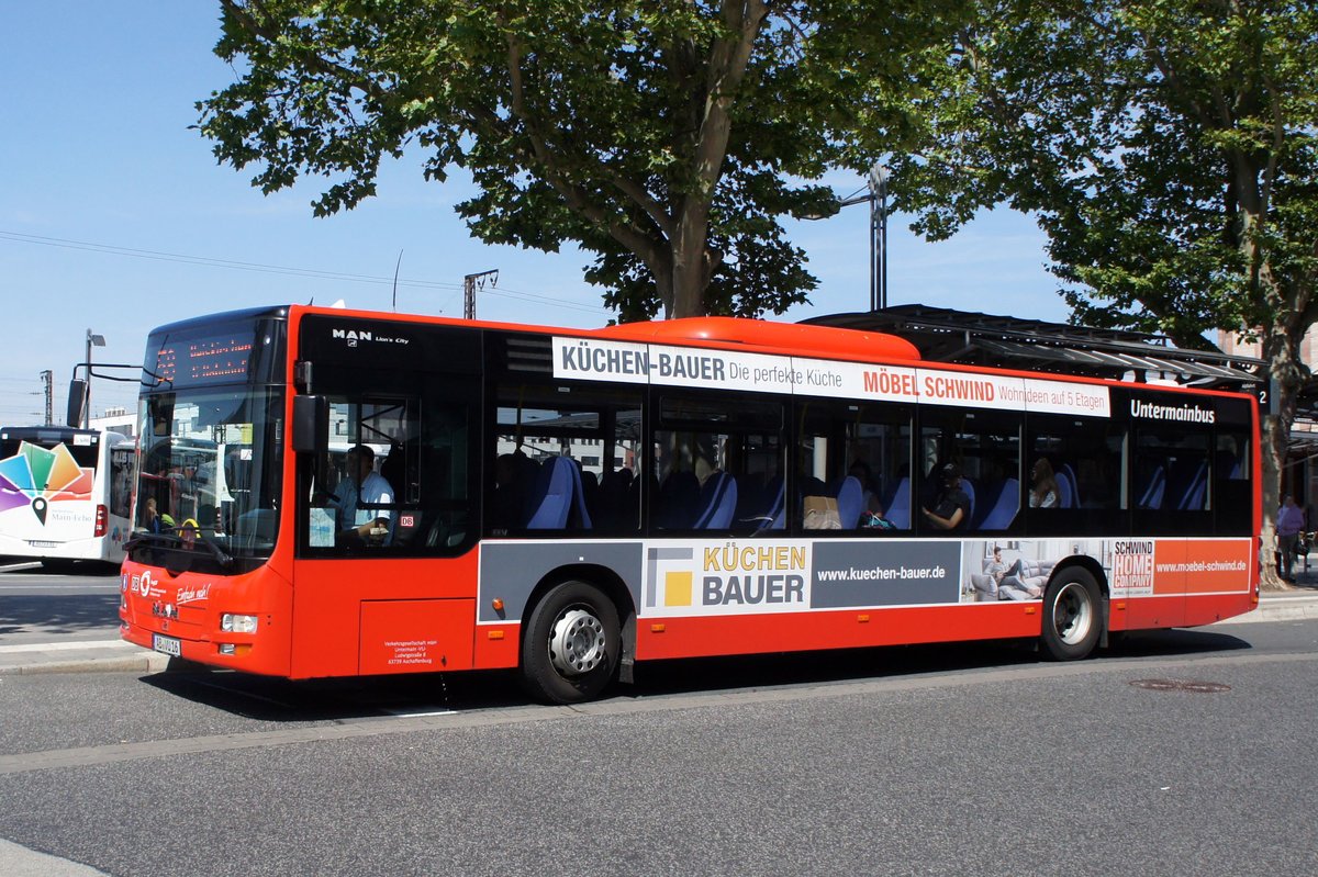Bus Aschaffenburg / Verkehrsgemeinschaft am Bayerischen Untermain (VAB) / Kreisverkehrsgesellschaft Offenbach mbH (kvgOF): MAN Lion's City Ü der Verkehrsgesellschaft mbH Untermain (VU) / Untermainbus, aufgenommen im Juli 2019 am Hauptbahnhof in Aschaffenburg.