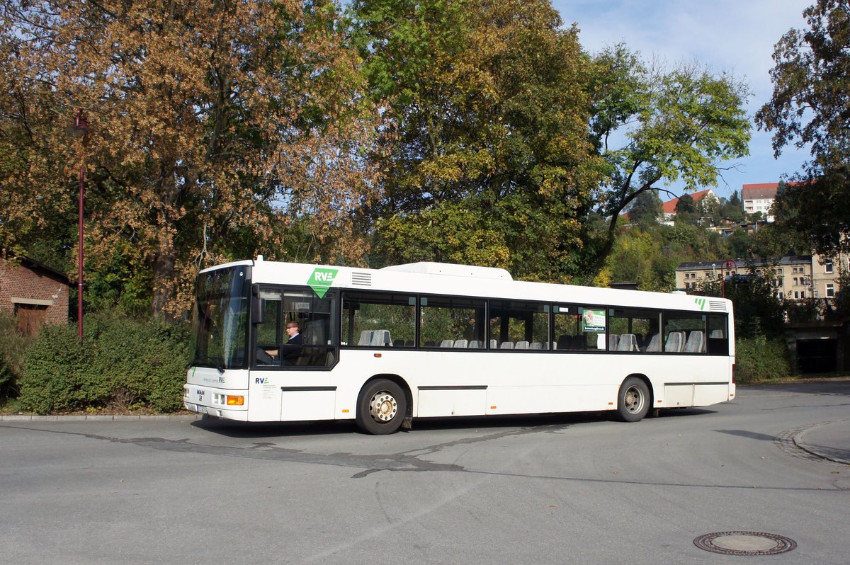 Bus Aue / Bus Erzgebirge: MAN Niederflurbus 2. Generation (Vorserie) der RVE (Regionalverkehr Erzgebirge GmbH), aufgenommen im Oktober 2016 am Bahnhof von Aue (Sachsen).