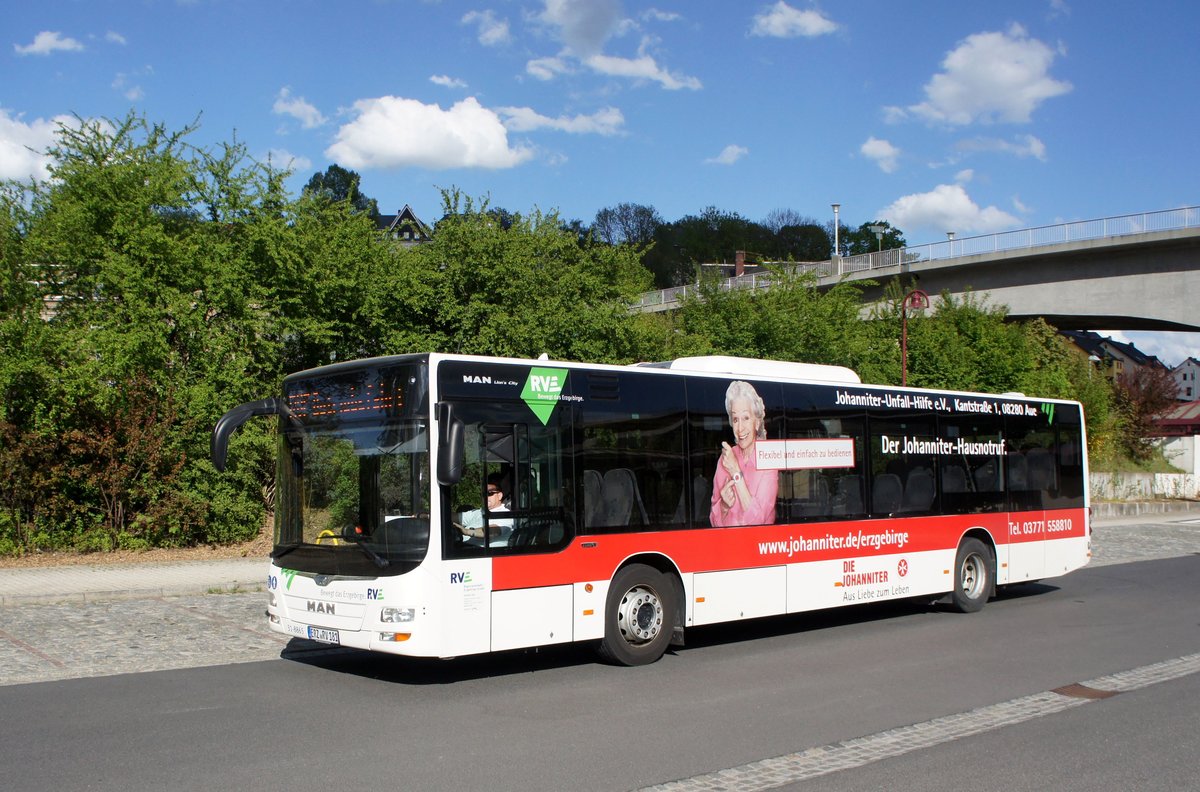 Bus Aue / Bus Erzgebirge: MAN Lion's City Ü der RVE (Regionalverkehr Erzgebirge GmbH), aufgenommen im April 2018 am Bahnhof von Aue (Sachsen).