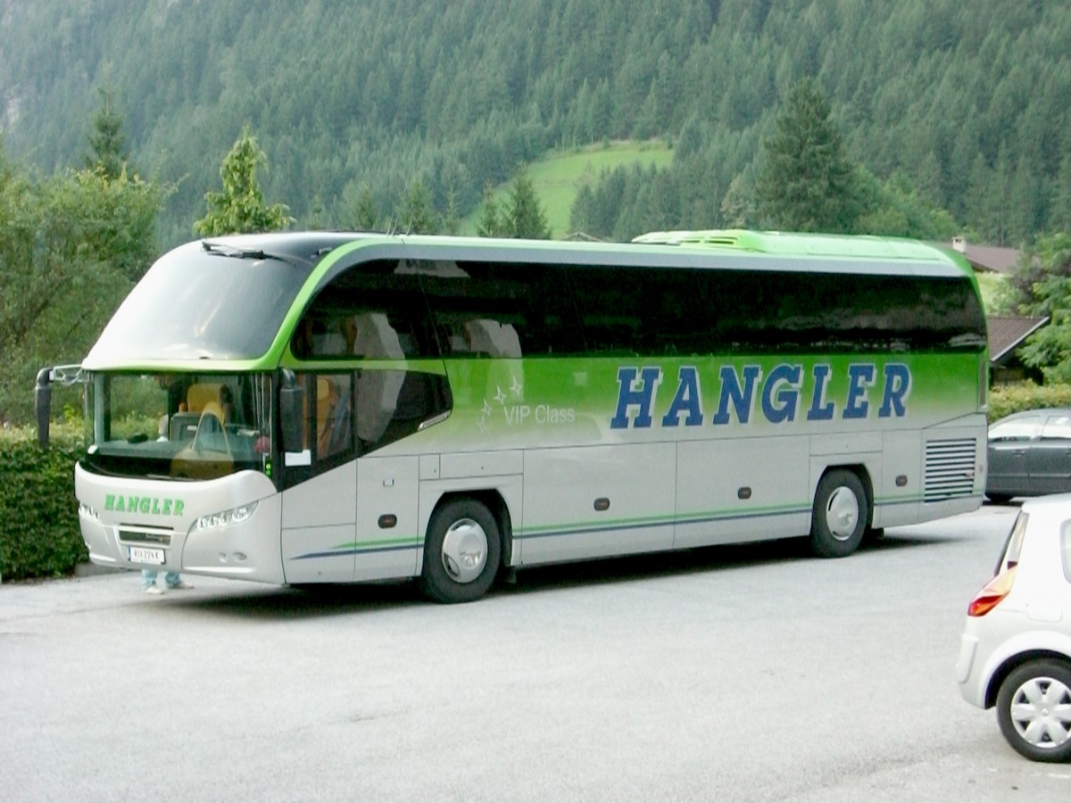 Bus von Bustouristik HANGLER in Mayerhofen im Zillertalam 15. Juli 2008