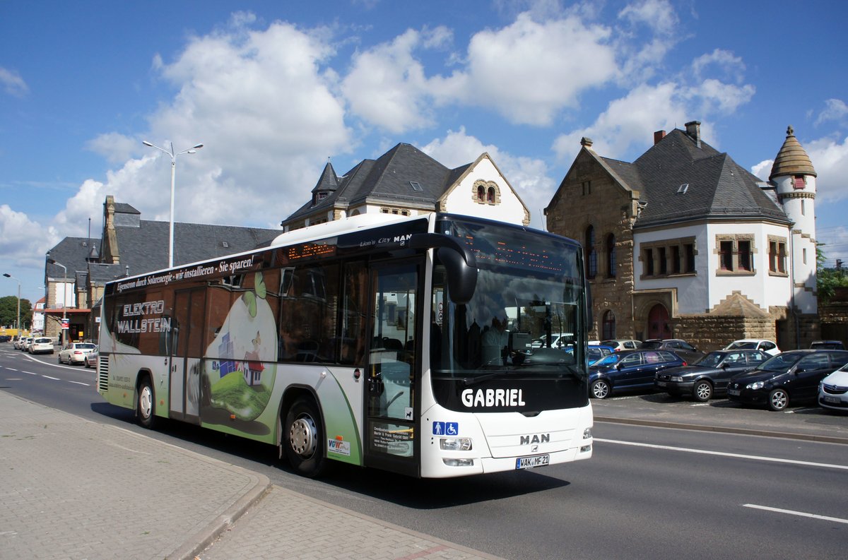 Bus Eisenach / Verkehrsgesellschaft Wartburgkreis mbH (VGW): MAN Lion's City LE Ü vom Omnibusunternehmen Martin & Frank Gabriel GbR, eingesetzt im Überlandverkehr. Aufgenommen am Hauptbahnhof von Eisenach im August 2016.