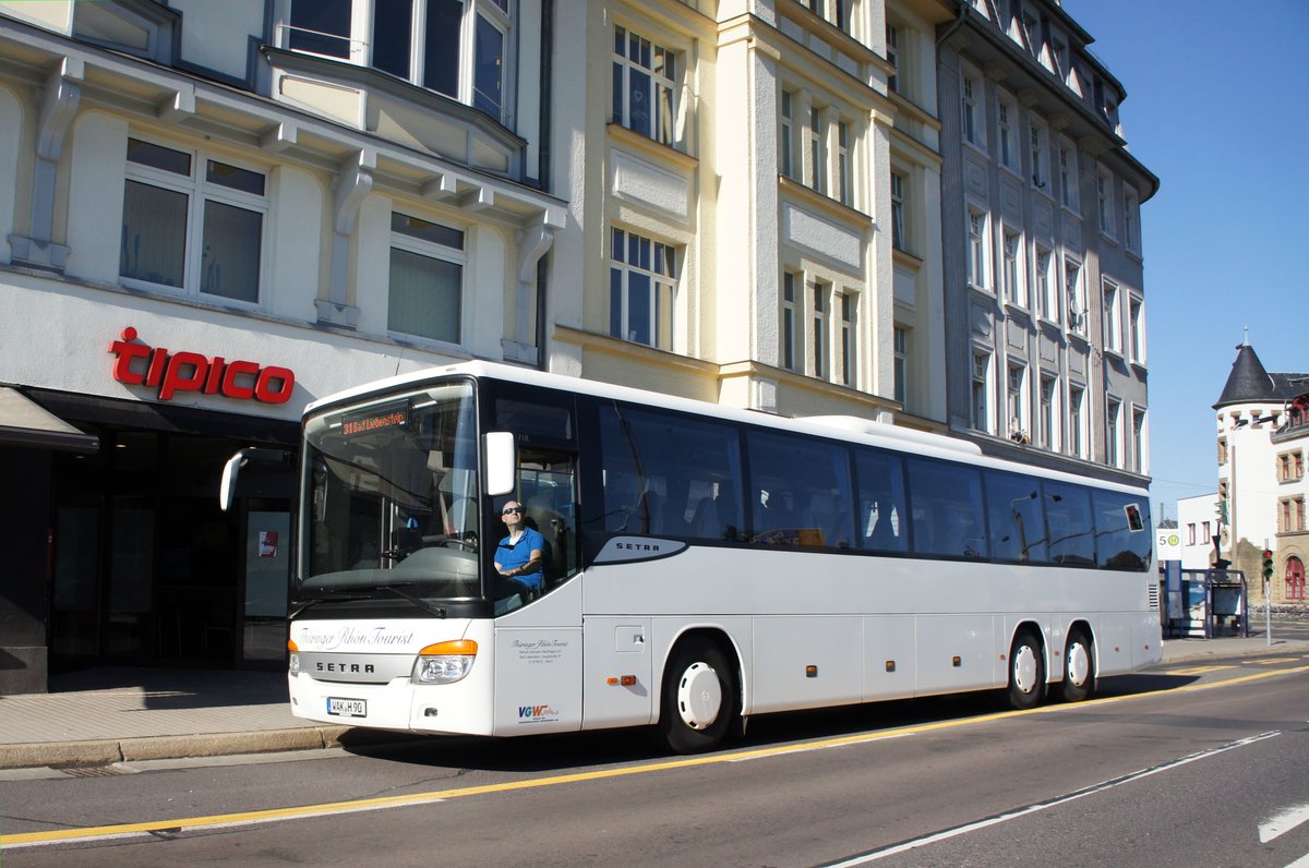 Bus Eisenach / Verkehrsgesellschaft Wartburgkreis mbH (VGW): Setra S 417 UL vom Omnibusbetrieb Thüringer RhönTourist, eingesetzt im Überlandverkehr. Aufgenommen am Hauptbahnhof von Eisenach im August 2016.